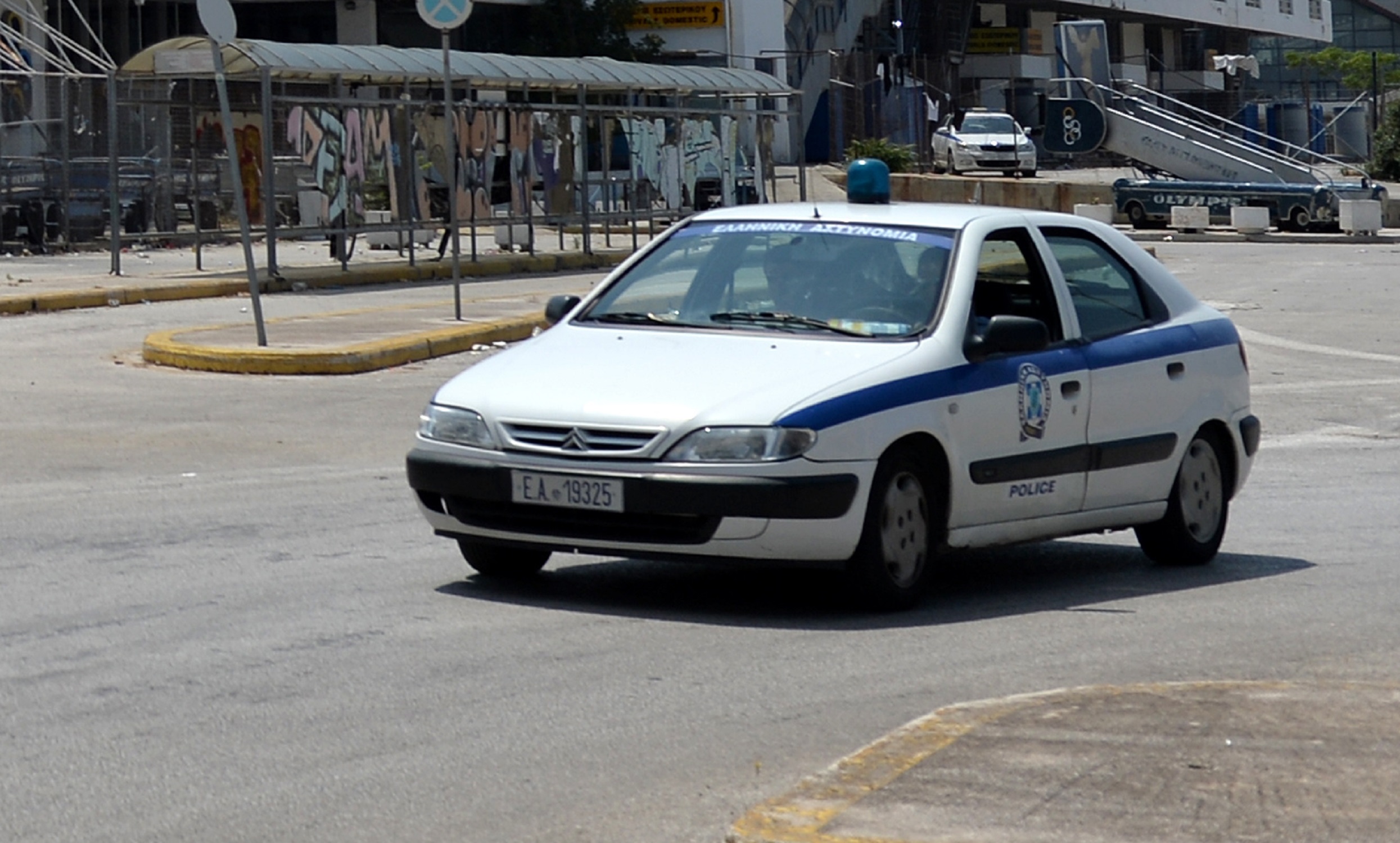 Ανθρωποκυνηγητό για τον επικίνδυνο κακοποιό που έκοψε το βραχιολάκι και εξαφανίστηκε