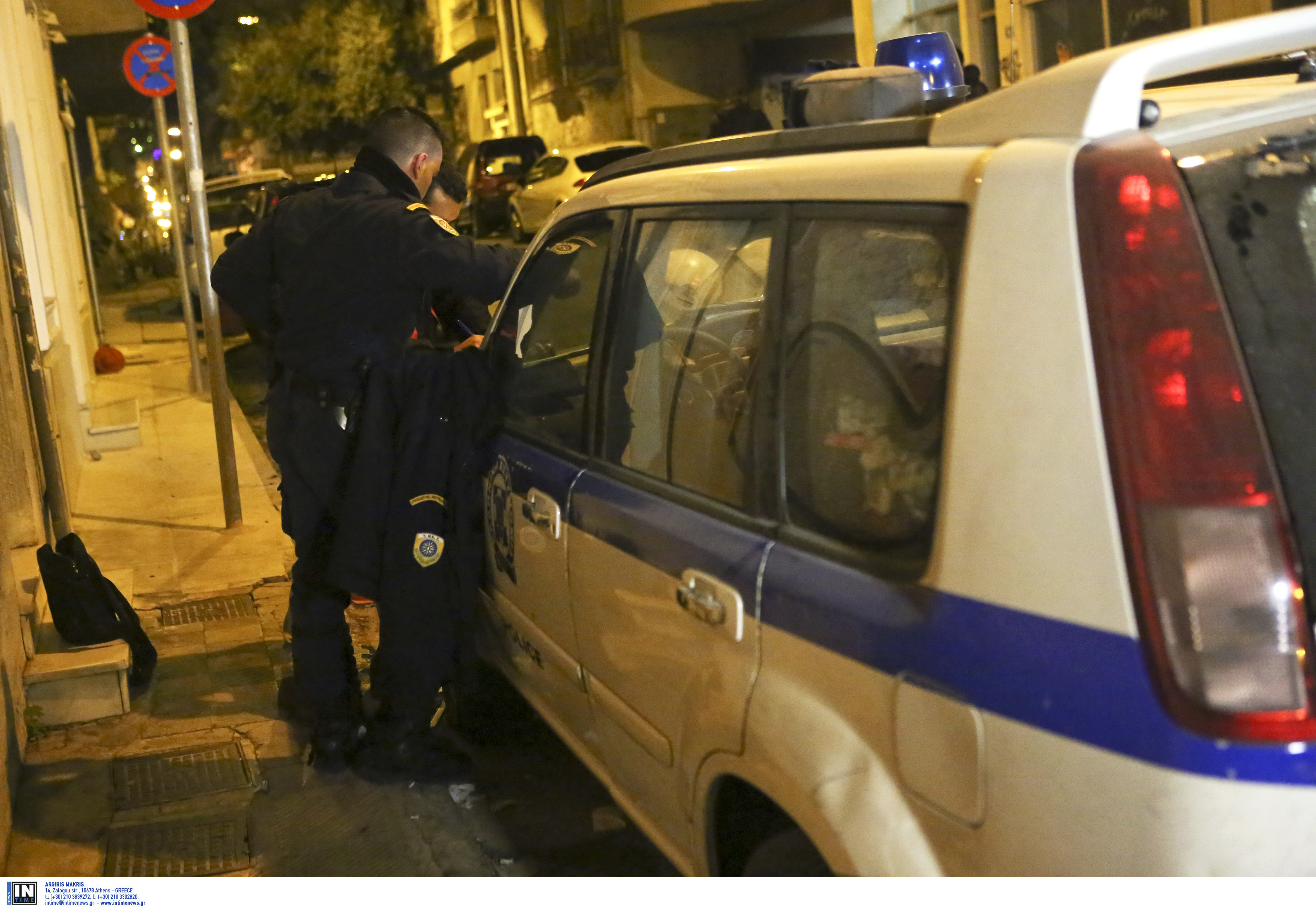 Θεσσαλονίκη: Πάλεψαν για ένα κινητό τηλέφωνο – Έβγαλε μαχαίρι αλλά οι περαστικοί δεν έμειναν απαθείς!