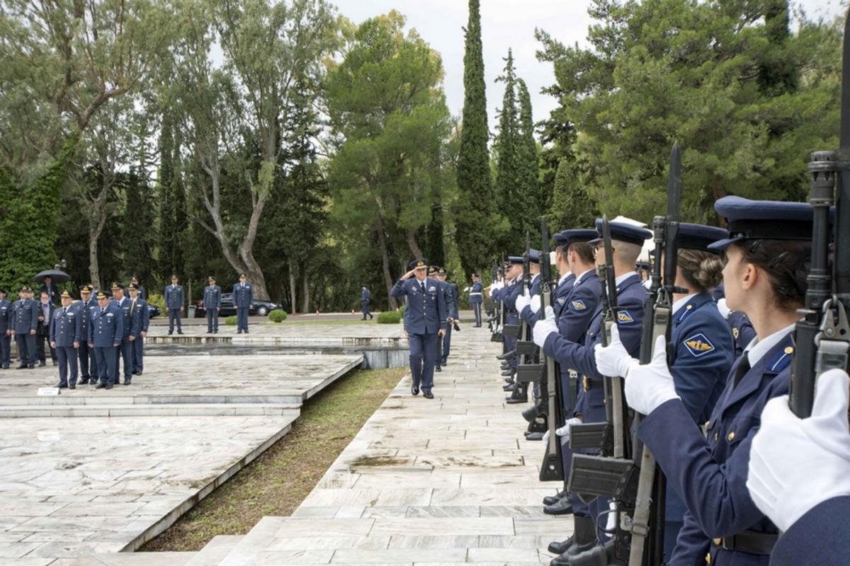 Σε κλίμα συγκίνησης η Πολεμική Αεροπορία τίμησε τους πεσόντες της [pics]