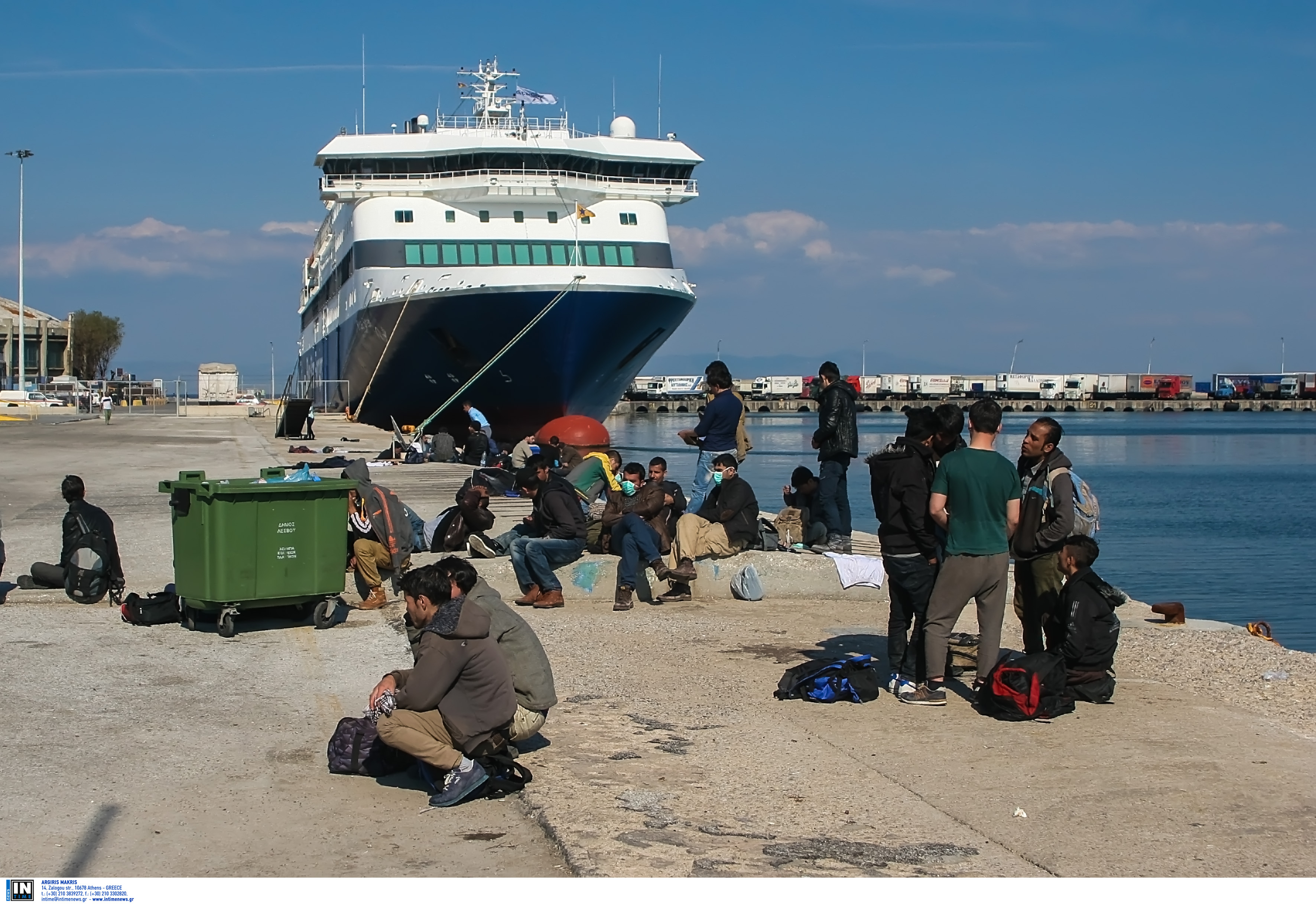 Έφτασαν στον Βόλο οι πρώτοι πρόσφυγες από νησιά του Αιγαίου