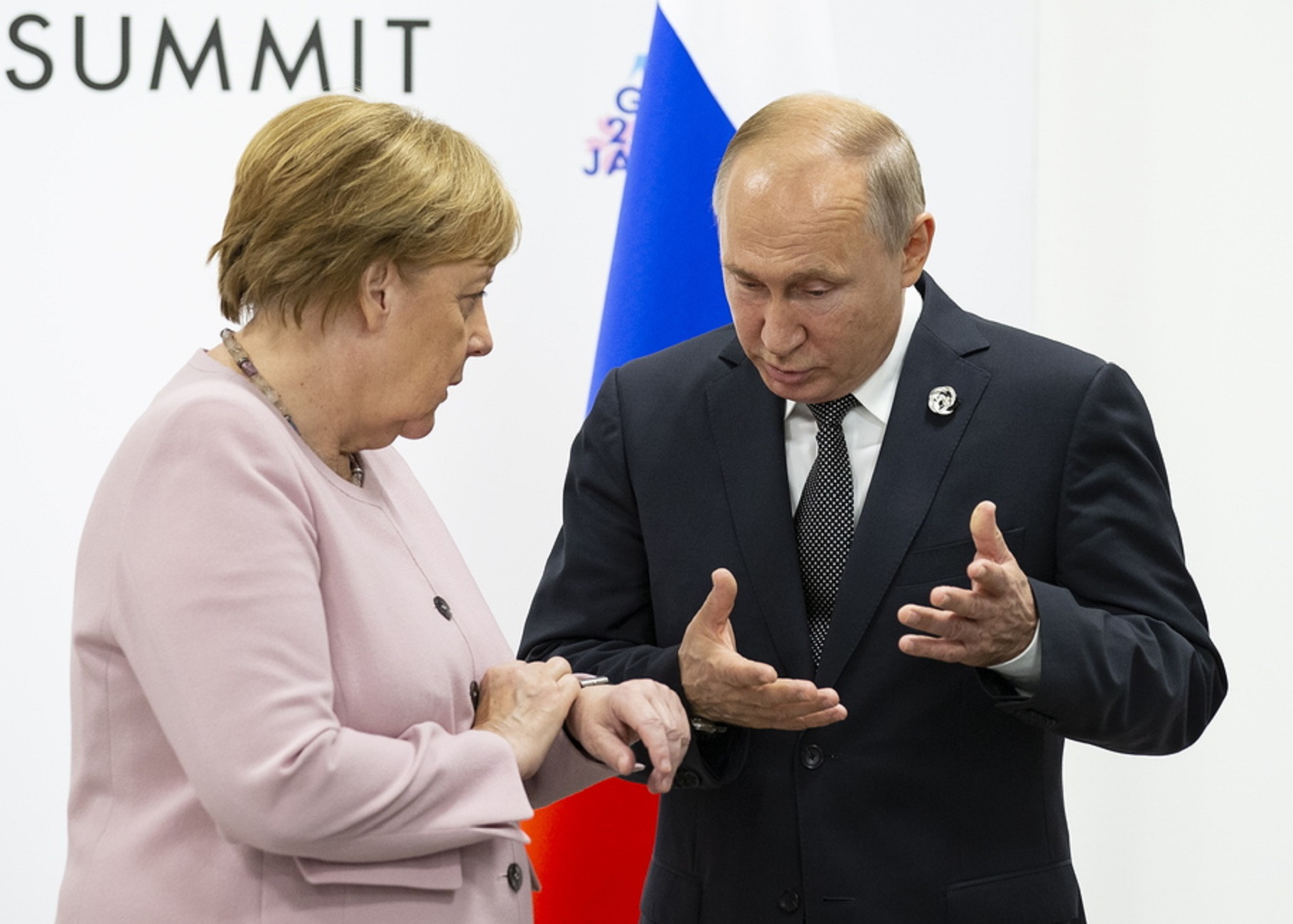 Πούτιν και Μέρκελ συζήτησαν για τη Λιβύη και τον αγωγό Nord Stream-2
