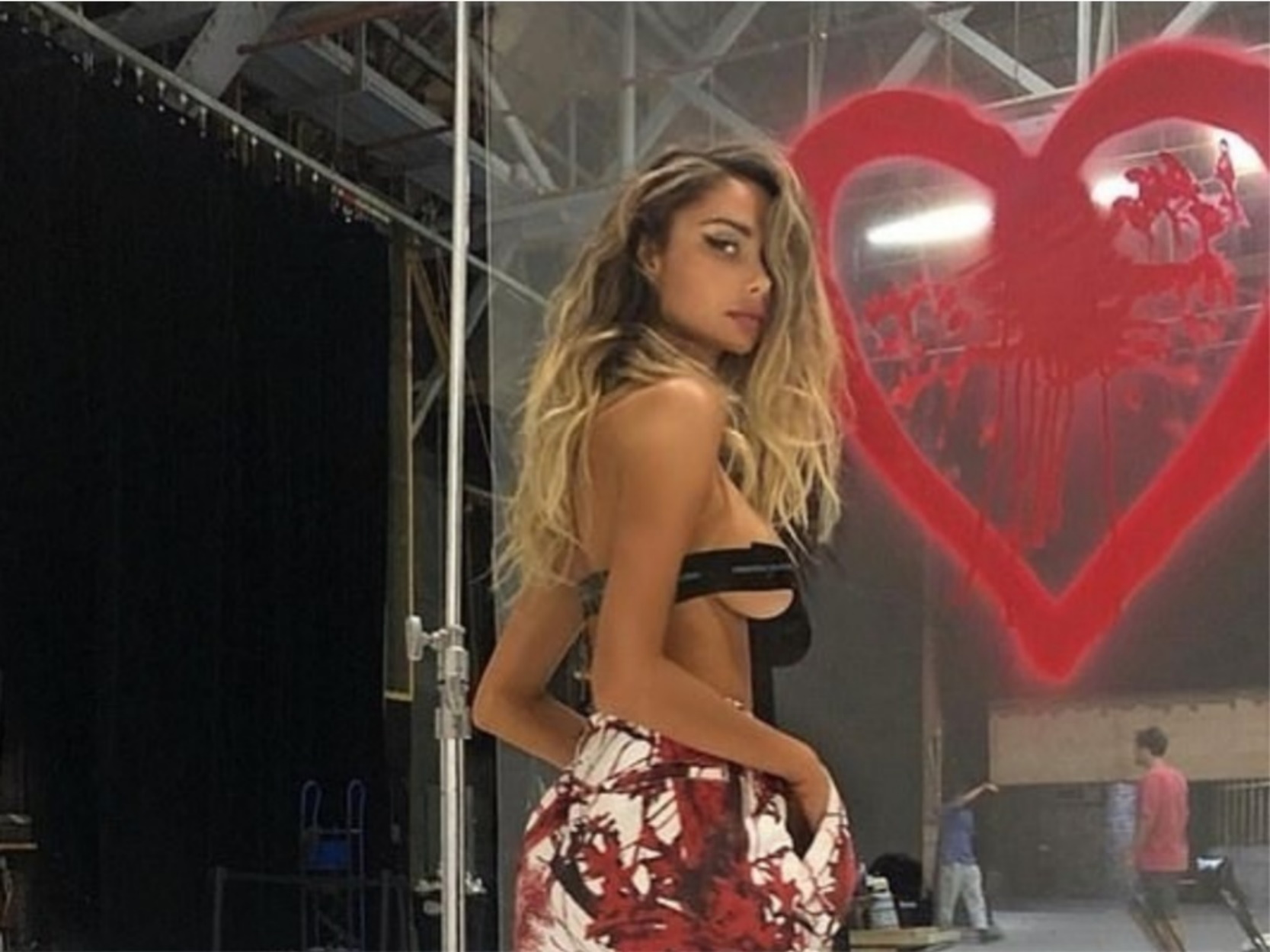 Οι φωτογραφίες της Sahara Ray λιώνουν ακόμα και πάγο!