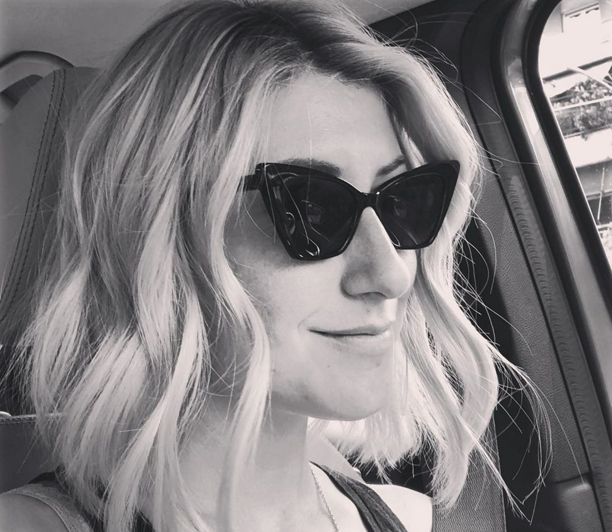 Ριζική αλλαγή για τη Σία Κοσιώνη! Έτσι έκοψε τα μαλλιά της…