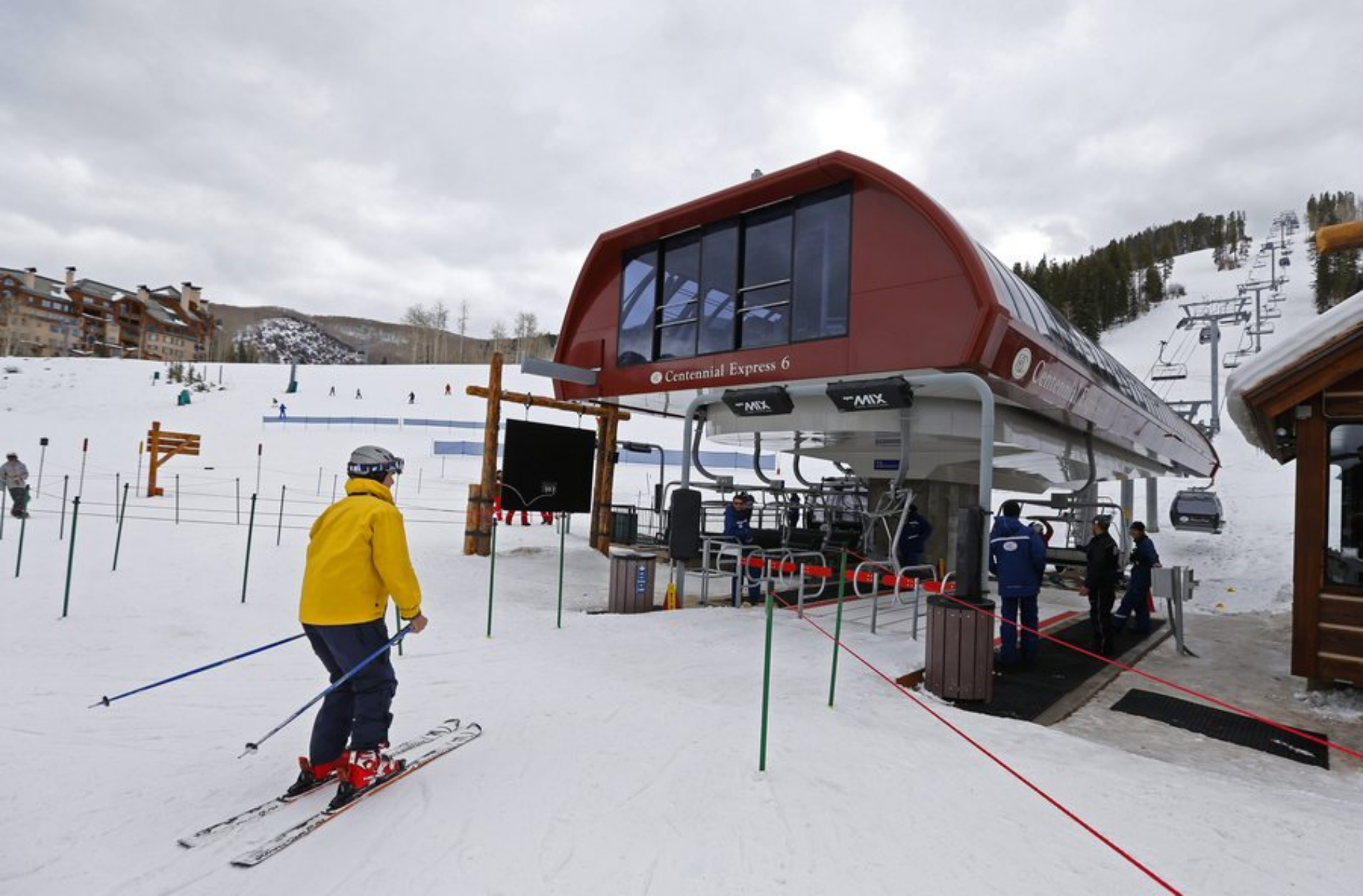 Δες πως πρέπει να ντύνεσαι για να ξεχωρίσεις εντός και εκτός σαλέ