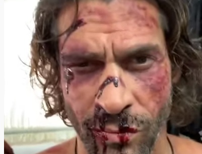 Γιάννης Σπαλιάρας: ‘Εφαγε… πολύ ξύλο στη σειρά του Νetflix! Backstage video