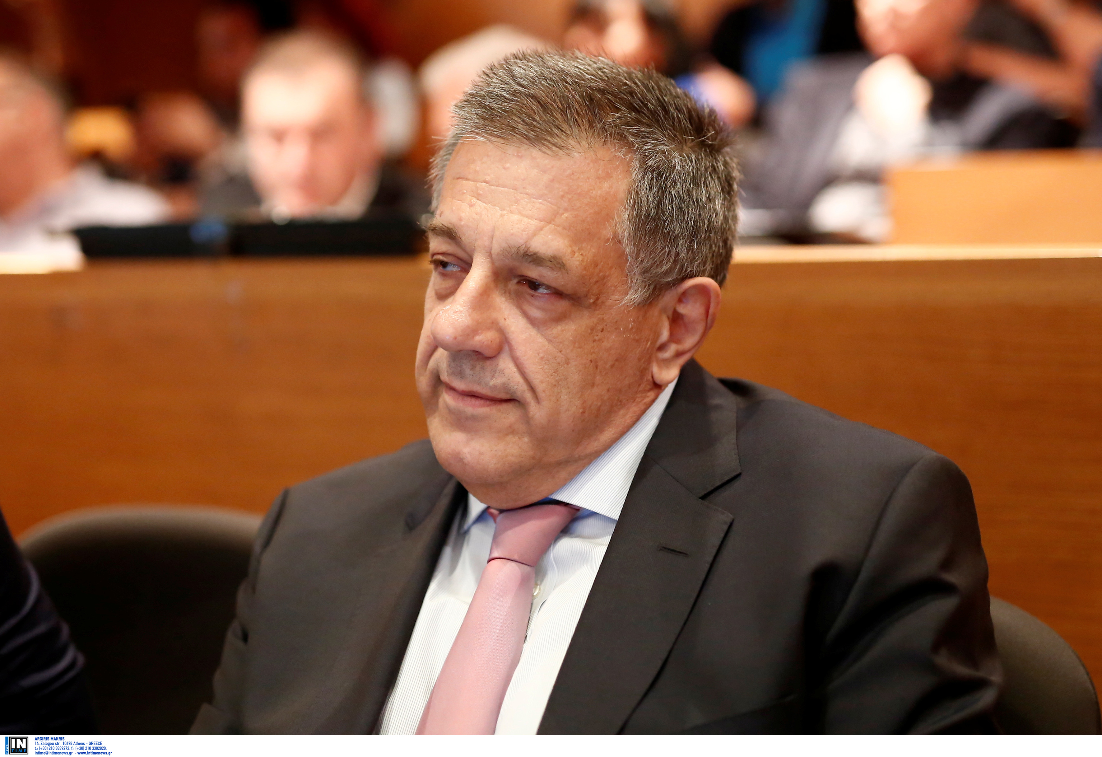 Ταχιάος: Απαράδεκτο έξω από την αίθουσα του δημοτικού συμβουλίου να μυρίζει τσιγαρίλα