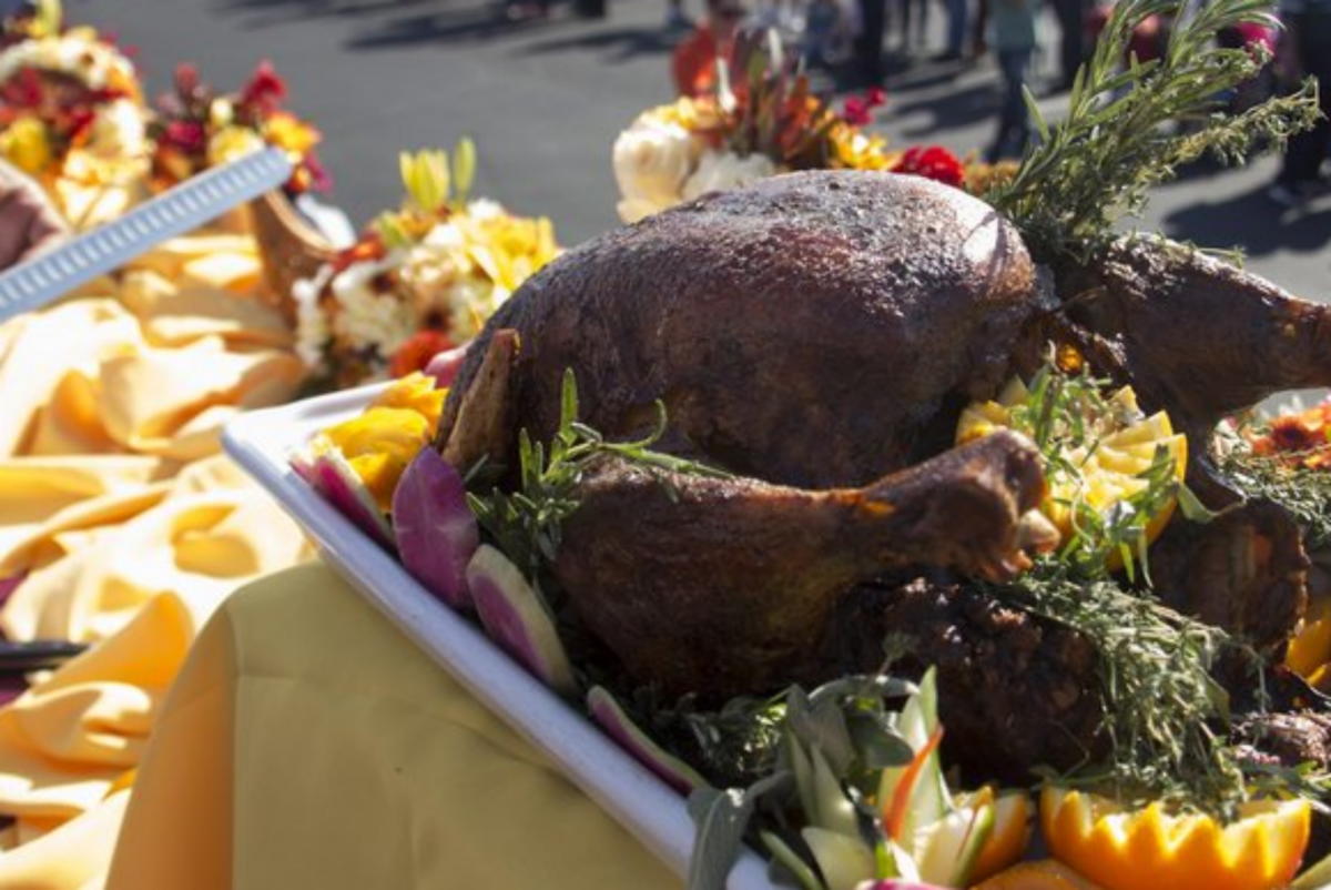 Thanksgiving Charity Gala Dinner στο Divani Caravel Hotel!