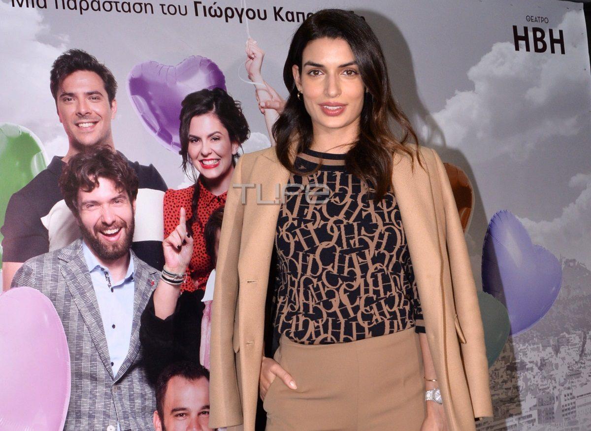 Τόνια Σωτηροπούλου: Βραδινή έξοδος στο θέατρο!