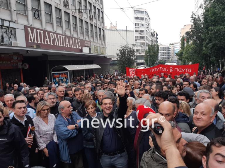 Πολυτεχνείο: Με… δερμάτινο στην πορεία ο Αλέξης Τσίπρας [pics]
