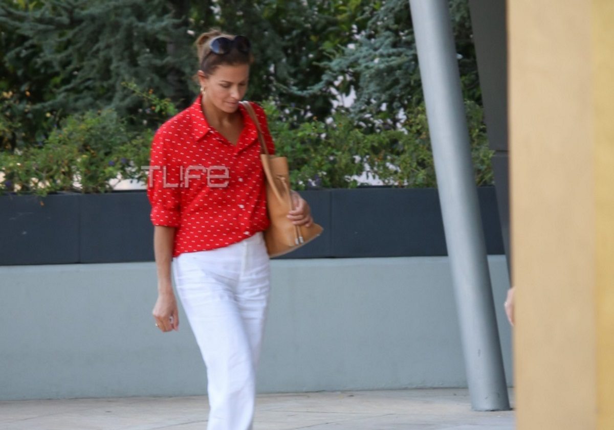 Τζίνα Αλιμόνου: Mε άψογο look για ψώνια στο Μαρούσι! [pics]