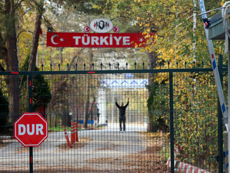 Στις ΗΠΑ θα απελαθεί ο τζιχαντιστής που είναι παγιδευμένος ανάμεσα σε Ελλάδα και Τουρκία
