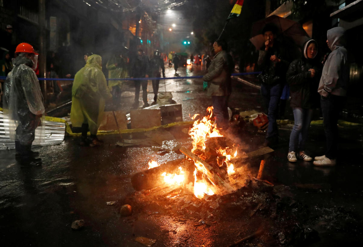 Βολιβία: Επιθέσεις στο σπίτι του Μοράλες – Υπηρεσιακή πρόεδρος η Τζανίνε Άνιες [pics]