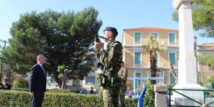“Ηχηρό παρών” ΥΦΕΘΑ Αλκιβιάδη Στεφανή στην επέτειο απελευθέρωσης της Λέσβου! [pics]