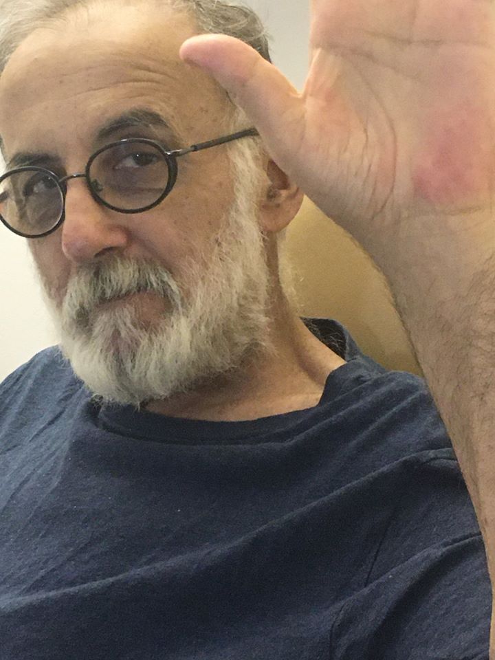 Θάνος Μικρούτσικος: Συγκινεί με την έκκλησή του μέσα από το νοσοκομείο