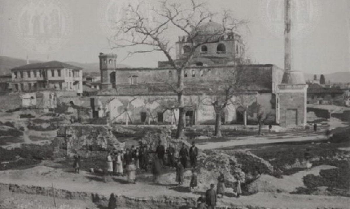 Δείτε τη σπάνια φωτογραφία της Αγ. Σοφιάς της Θεσσαλονίκης πριν παραδοθεί στις φλόγες!