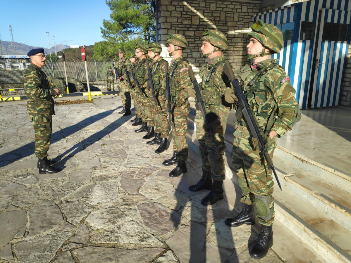 “Επίσκεψη” του Α/ΓΕΣ Καμπά σε φυλάκια του Στρατού σε Μεσολόγγι και Ιωάννινα! [pics]