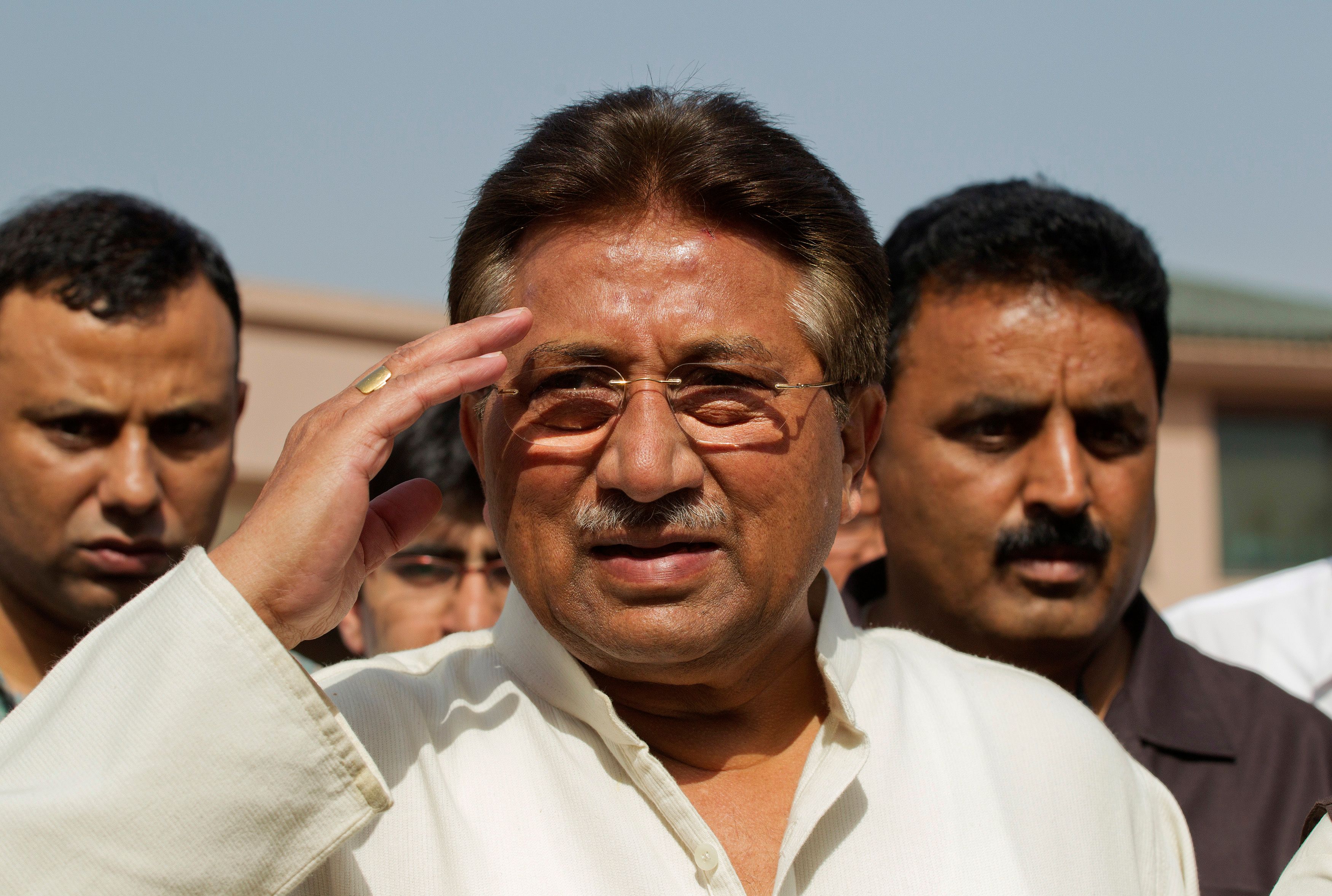 Πακιστάν: Ο Στρατός καταγγέλλει την καταδίκη σε θάνατο του δικτάτορα Μουσάραφ