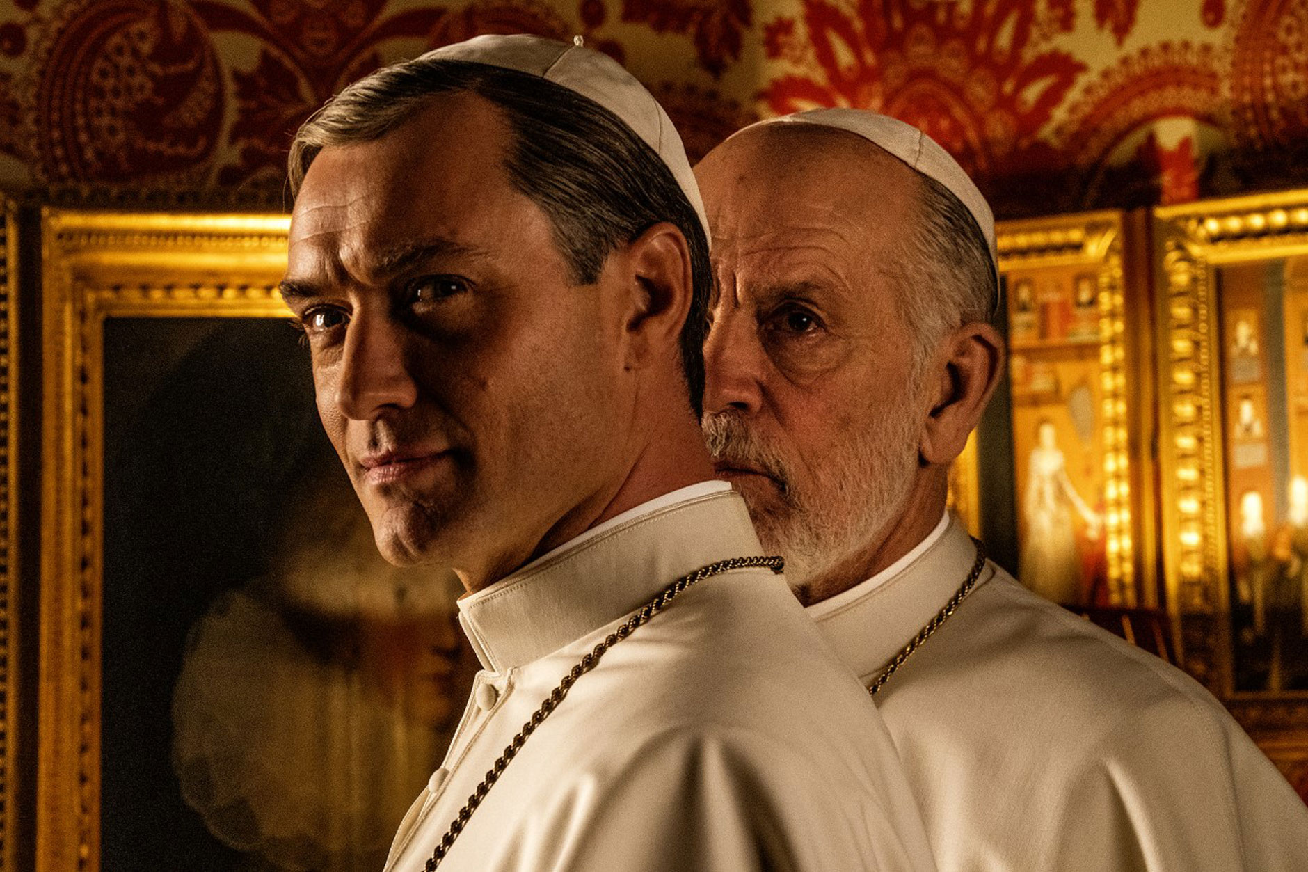 Το The New Pope με τον Τζουντ Λο και το Manifest του Ρόμπερτ Ζεμέκις με νέα επεισόδια στην COSMOTE TV