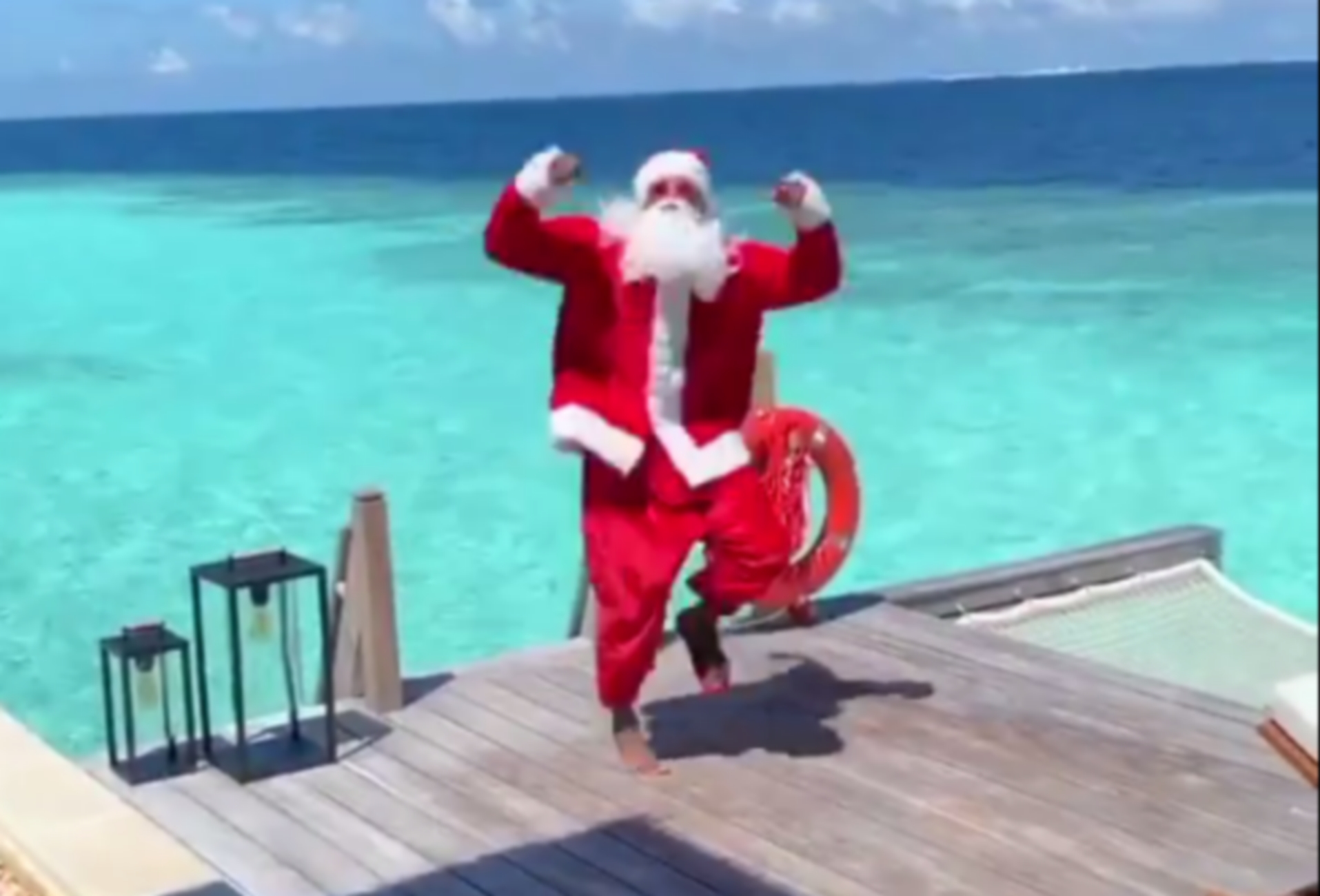 “Τρελός” Άγιος Βασίλης! Ο Εβρά έδωσε… ρέστα στις Μαλδίβες (video)