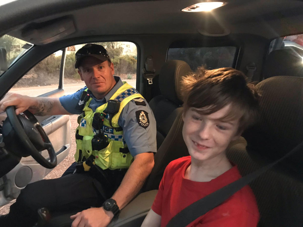 Αυστραλία: 12χρονος ήρωας, γλίτωσε από τη φωτιά γιατί ήξερε να οδηγεί!