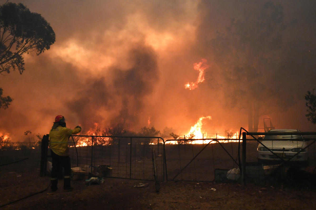 Αυστραλία: Φαγητό και δώρα στους πυροσβέστες που μάχονται με τις πυρκαγιές