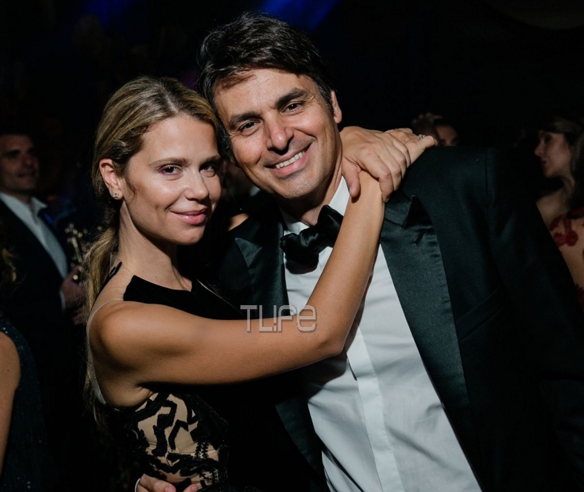 Νίκος Κριθαριώτης – Ναστάζια Δαρίβα: Αγκαλιά στον γάμο της χρονιάς! Η φωτογραφία που δεν είχαμε ξαναδεί