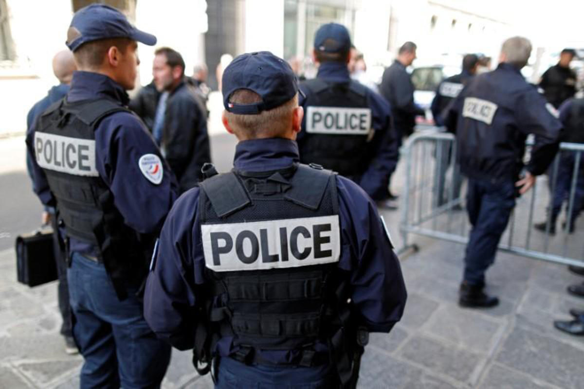 Γαλλία: Νεκρός άνδρας που απειλούσε με μαχαίρι αστυνομικούς στην Λα Ντεφάνς