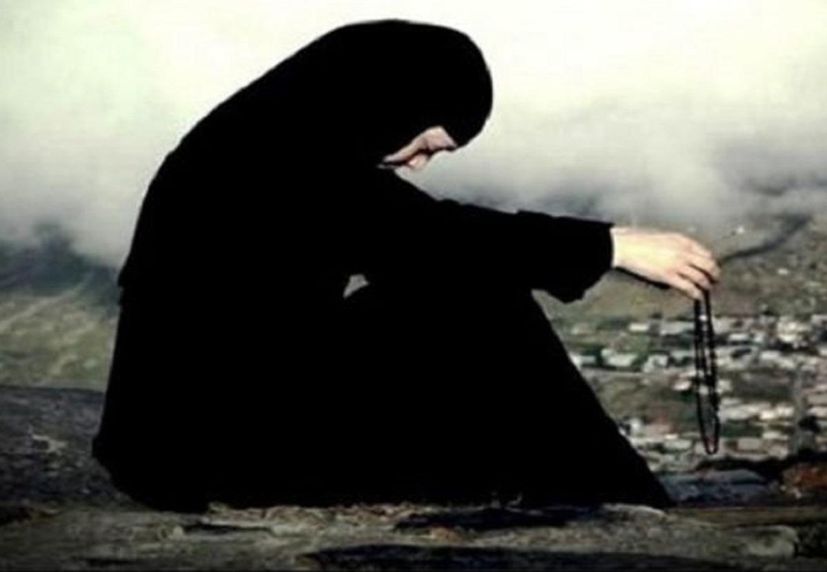 Ποια είναι η Γερόντισσα που … προειδοποιεί για το Αιγαίο: Ετοιμαστείτε θα κοκκινίσει η θάλασσα;
