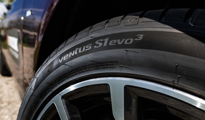 Το ελαστικό που προσφέρει κορυφαίο χειρισμό στα αυτοκίνητα υψηλών επιδόσεων και όχι μόνο! [vid]