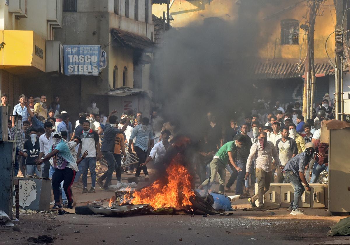 Ινδία: Αιματοβαμμένες κινητοποιήσεις! Τρεις νεκροί σε διαδηλώσεις