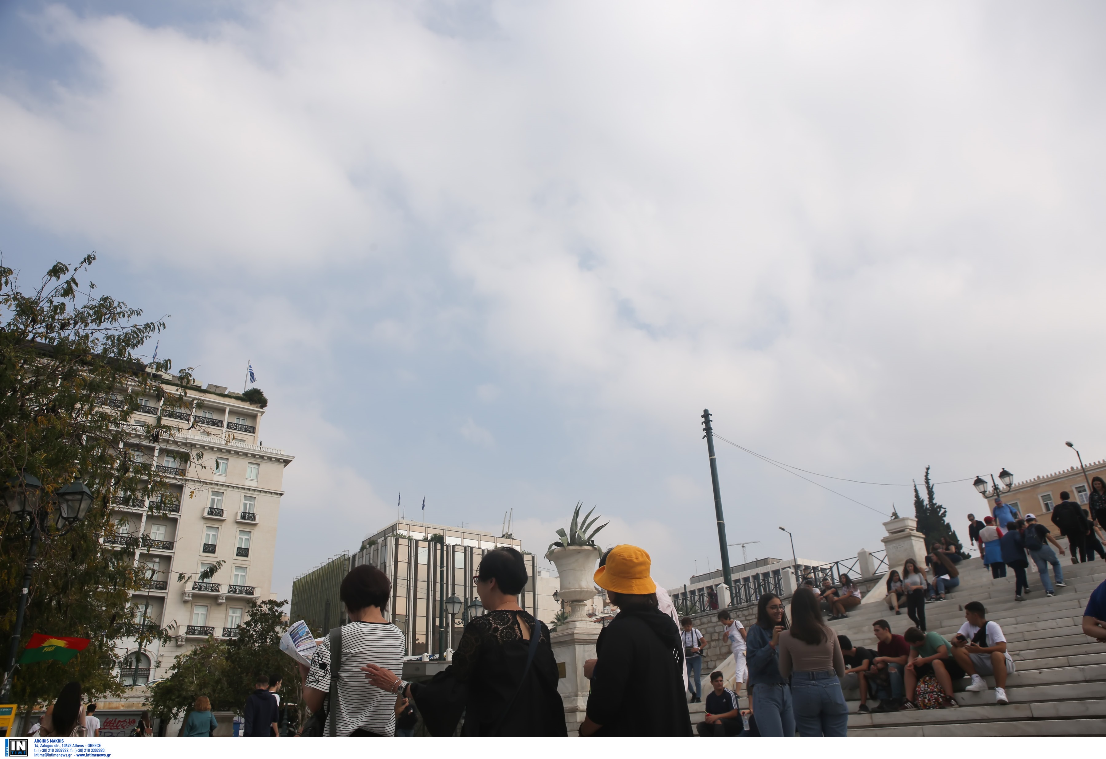 Καιρός σήμερα: Ζέστη με συννεφιές και τοπικές βροχές