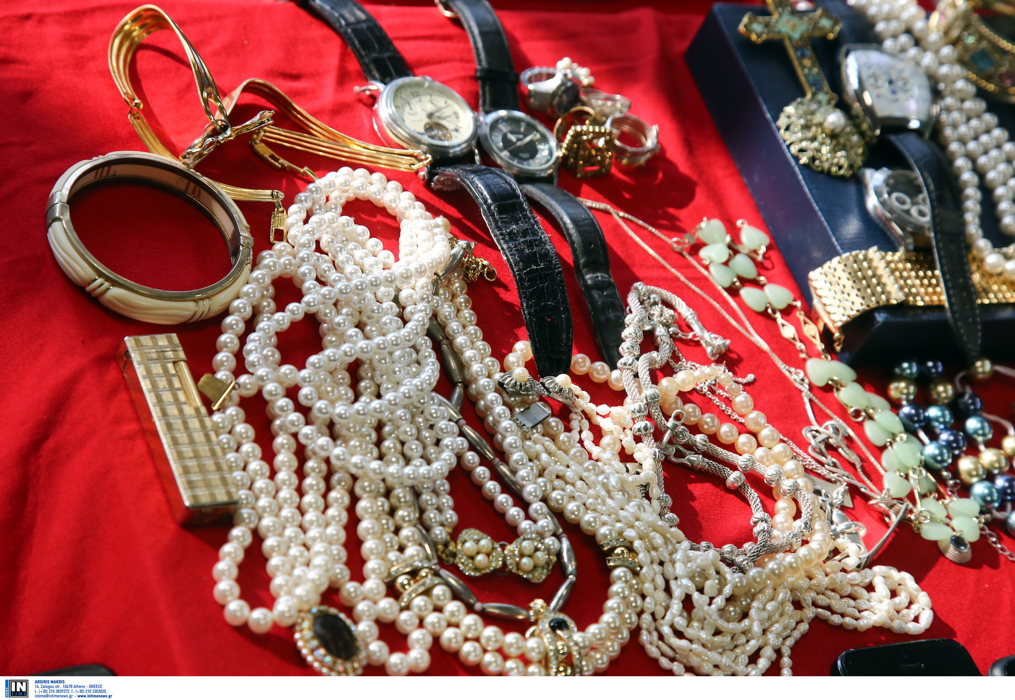 Τρίκαλα: Εγκληματική οργάνωση έβγαλε 552.000 ευρώ μόνο από τα κοσμήματα που βούτηξε μέσα σε σπίτια