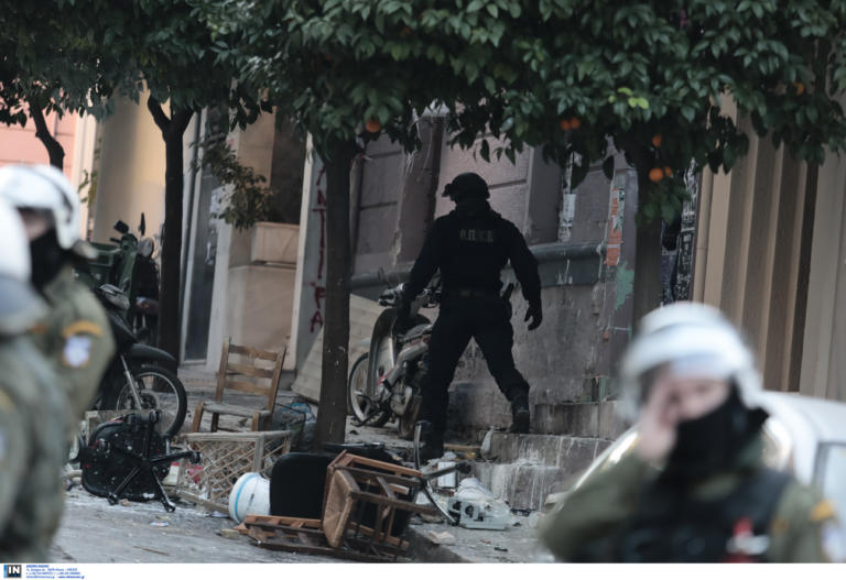 Τι απαντά η ΕΛ.ΑΣ. για την καταγγελία για χρήση πλαστικής σφαίρας στο Κουκάκι