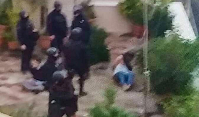 Άλλη εικόνα για όσα έγιναν στο Κουκάκι δίνει η ΕΛ.ΑΣ.! "Προσπάθησαν να πάρουν όπλο αστυνομικού - Δεν υπάρχει γυναίκα με κουκούλα στο κεφάλι"
