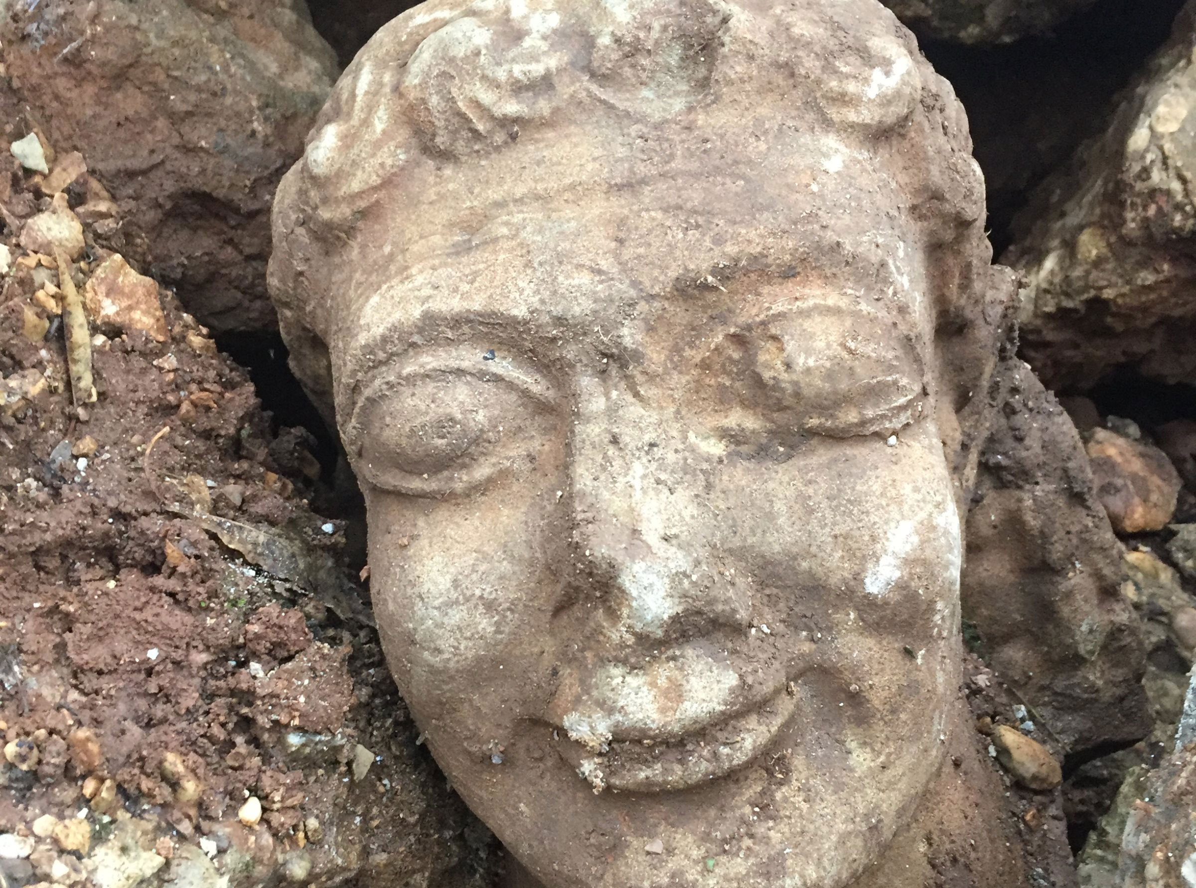 Αρχαιοκάπηλος ήθελε να πουλήσει 500.000€ κεφάλι Κούρου μοναδικής αρχαιολογικής αξίας!