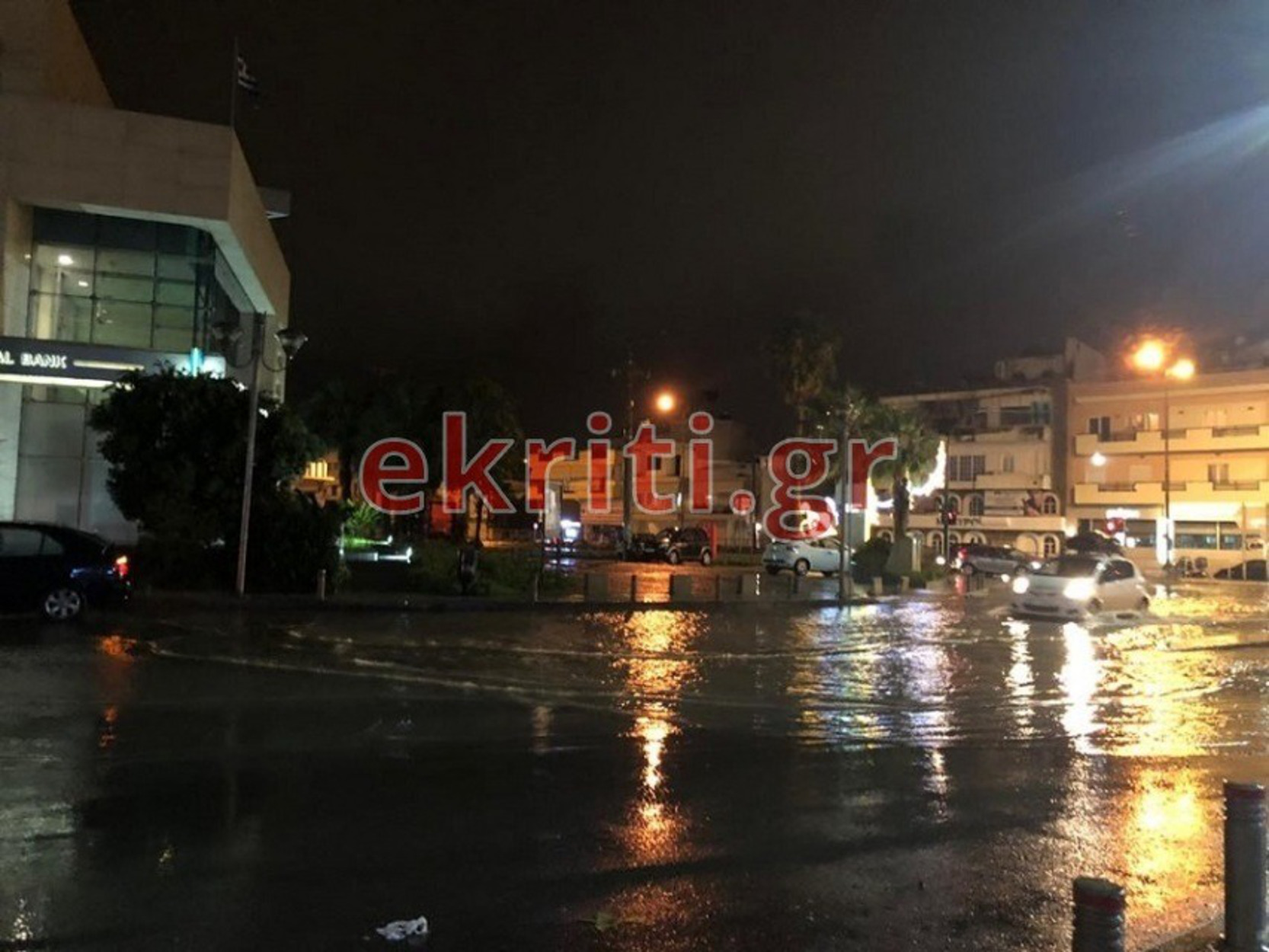 Κρήτη: Ποτάμια οι δρόμοι από την καταρρακτώδη βροχή [pics]