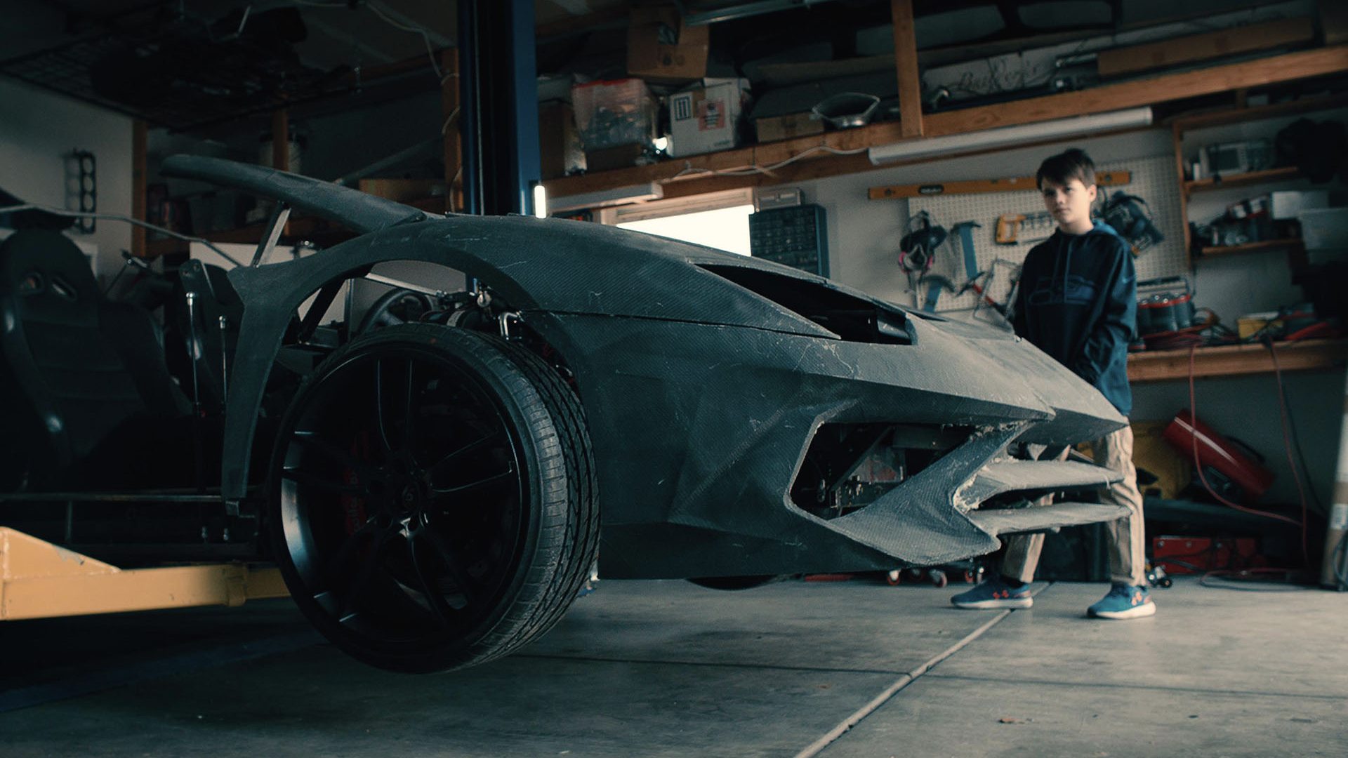 Μια Lamborghini Aventador S ως δώρο Χριστουγέννων [vid]