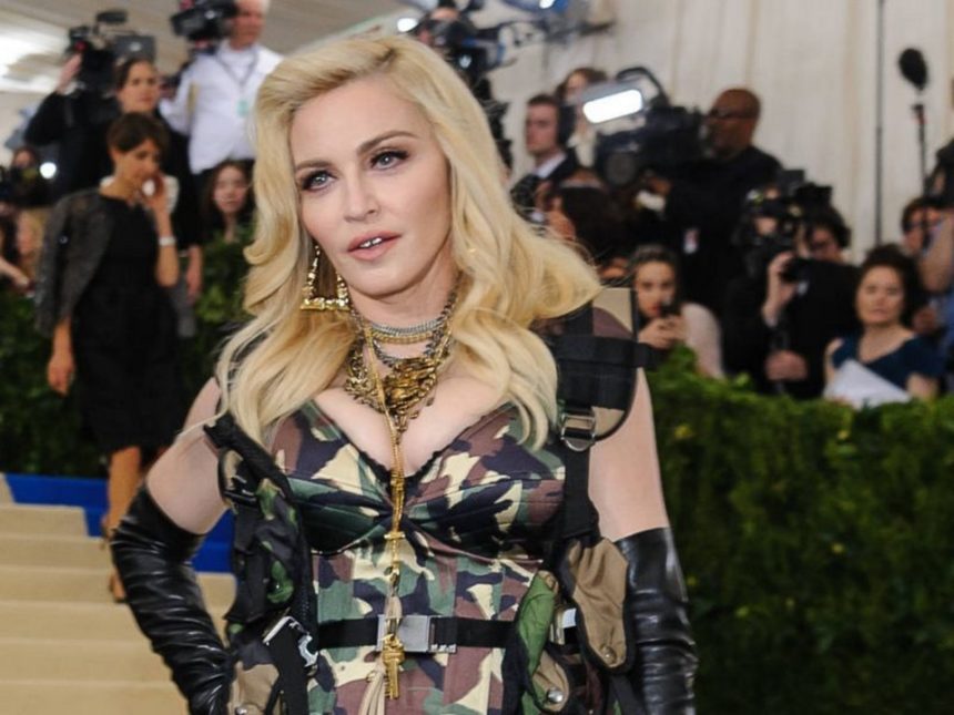 Madonna: Ερωτευμένη με τον 25χρονο χορευτή της!
