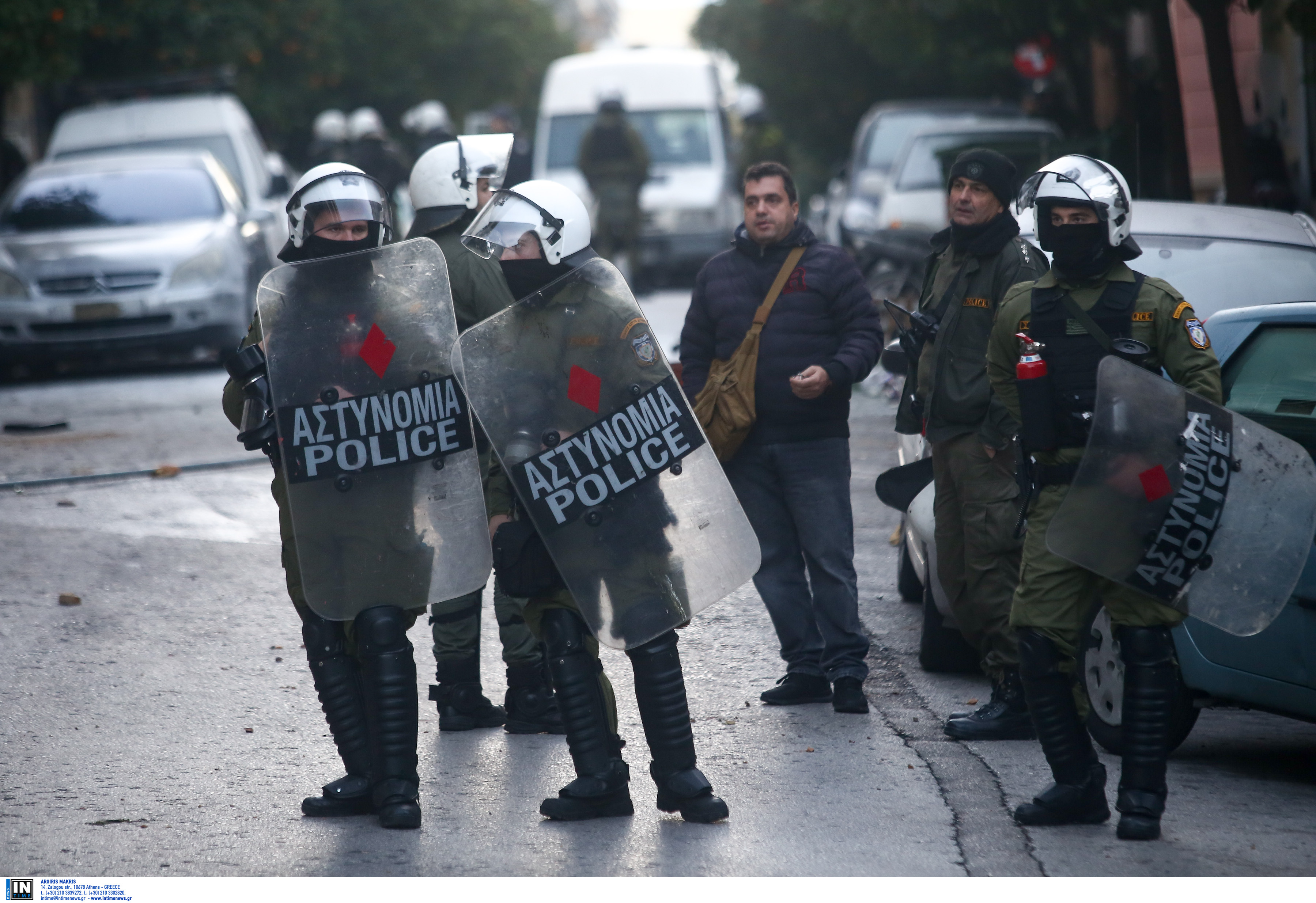 Επίθεση σε διμοιρία των ΜΑΤ πίσω από την ΑΣΟΕΕ