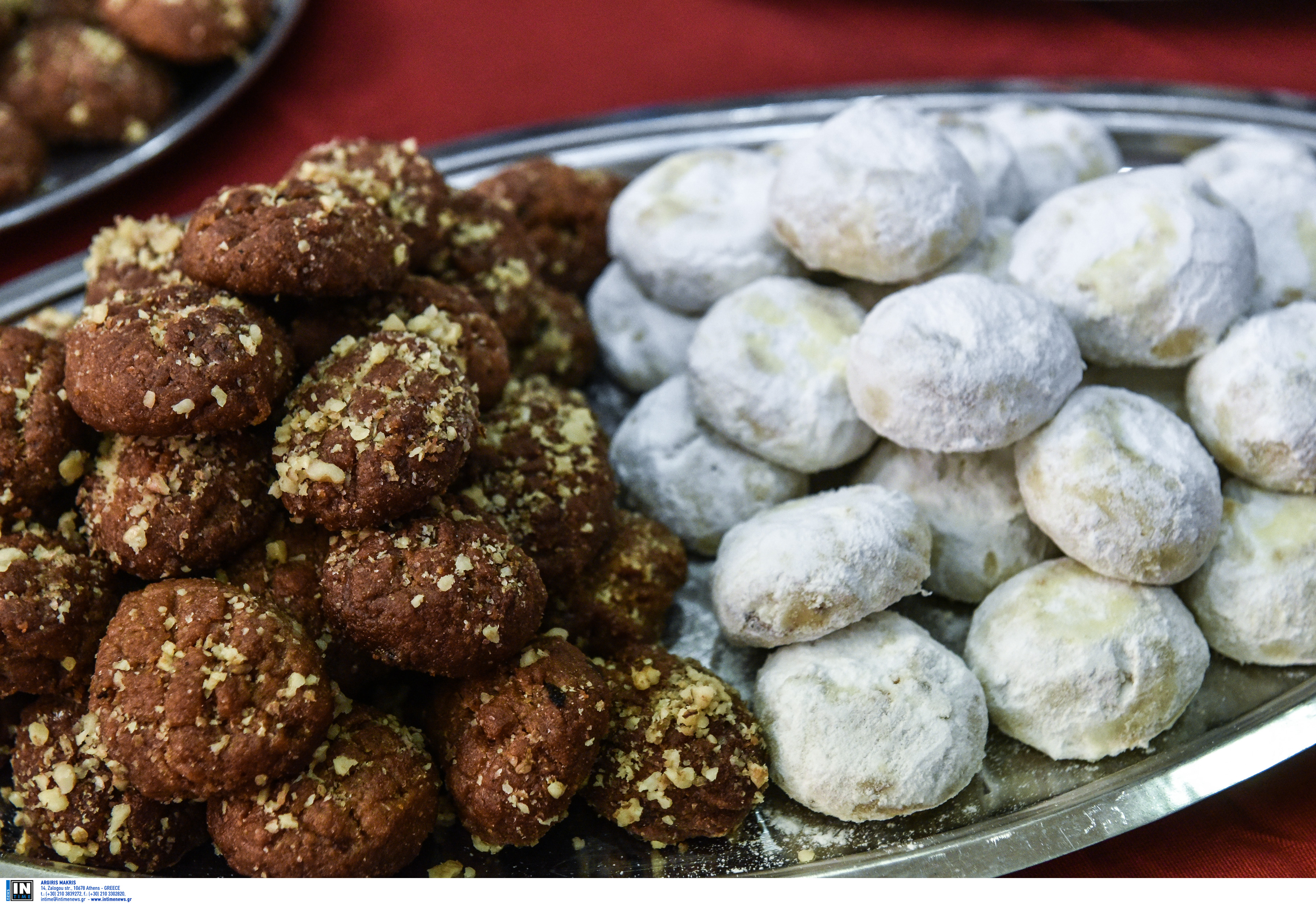 Μελομακάρονο ή κουραμπιές; Ποιο από τα δύο γλυκά ξεπουλάει στη Θεσσαλονίκη