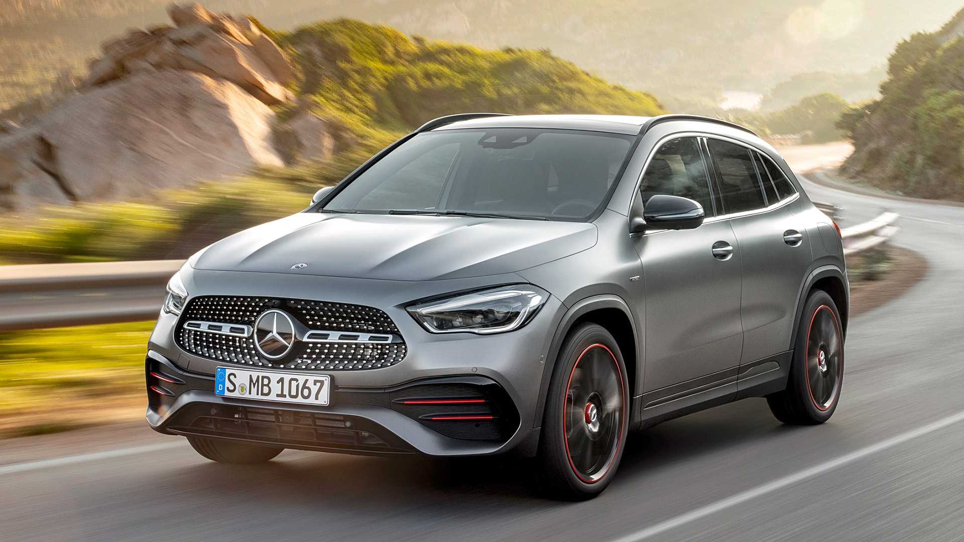 Αποκαλυπτήρια για τη νέα Mercedes-Benz GLA που μεγάλωσε σε διαστάσεις! [vid]