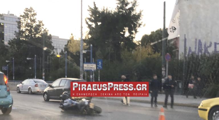 Νεκρός ο μοτοσικλετιστής του τροχαίου στη Συγγρού - Αναζητείται οδηγός τζιπ [Pics]