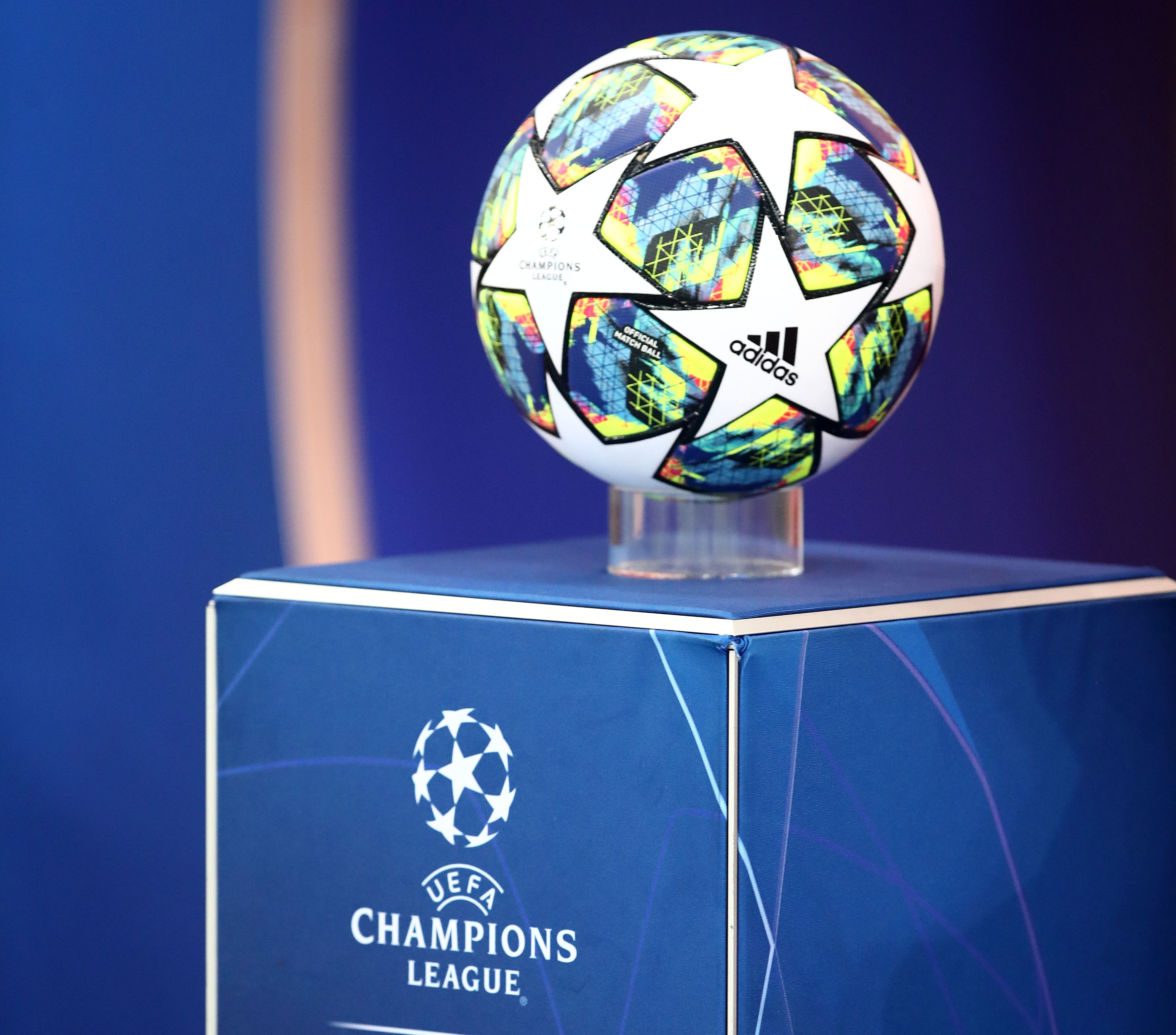 Times: “Οριστικά στη Λισαβόνα το Final-8 του Chamions League και στη Γερμανία το Europa”