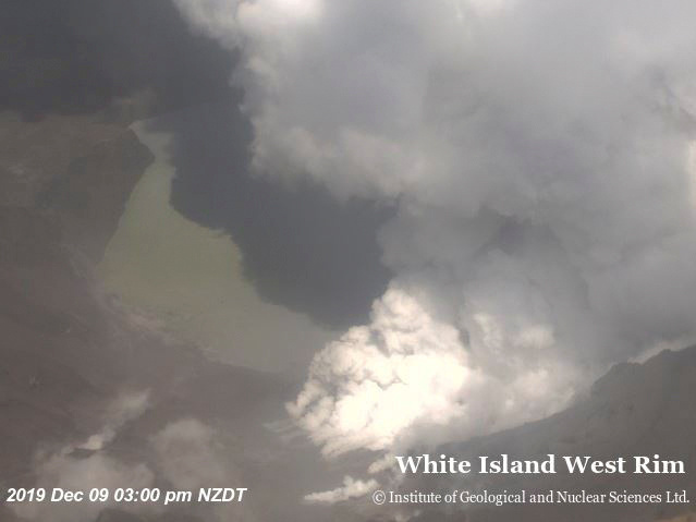 https://www.newsit.gr/wp-content/uploads/2019/12/newzealand_volcano_camera1.jpg