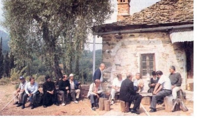 “Δεν πίστευα καθόλου! Γύριζα ακατάλληλες ταινίες”- Τι του είπε ο Γέροντας Παΐσιος και άλλαξε ζωή;