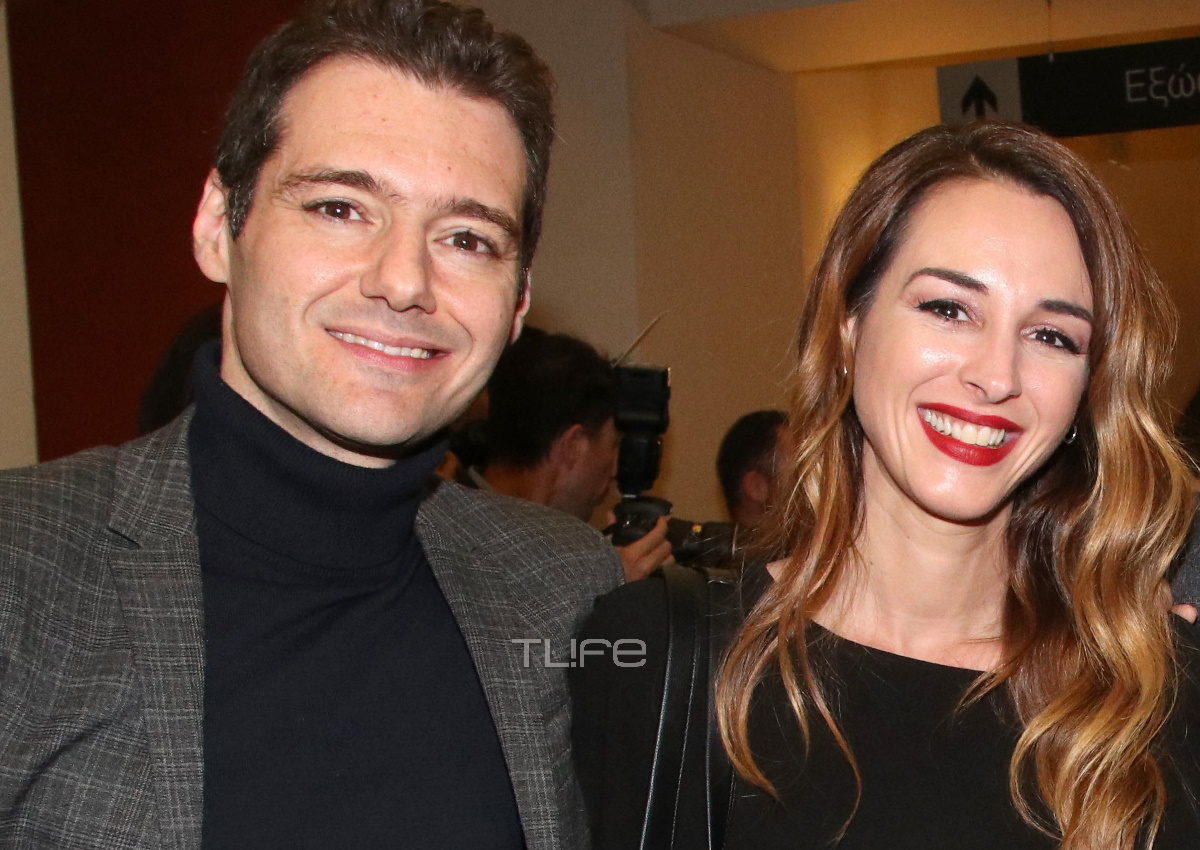 Βίκυ Παπαδοπούλου – Θάνος Τοκάκης: Ποζάρουν μπροστά στο χριστουγεννιάτικο δέντρο του!