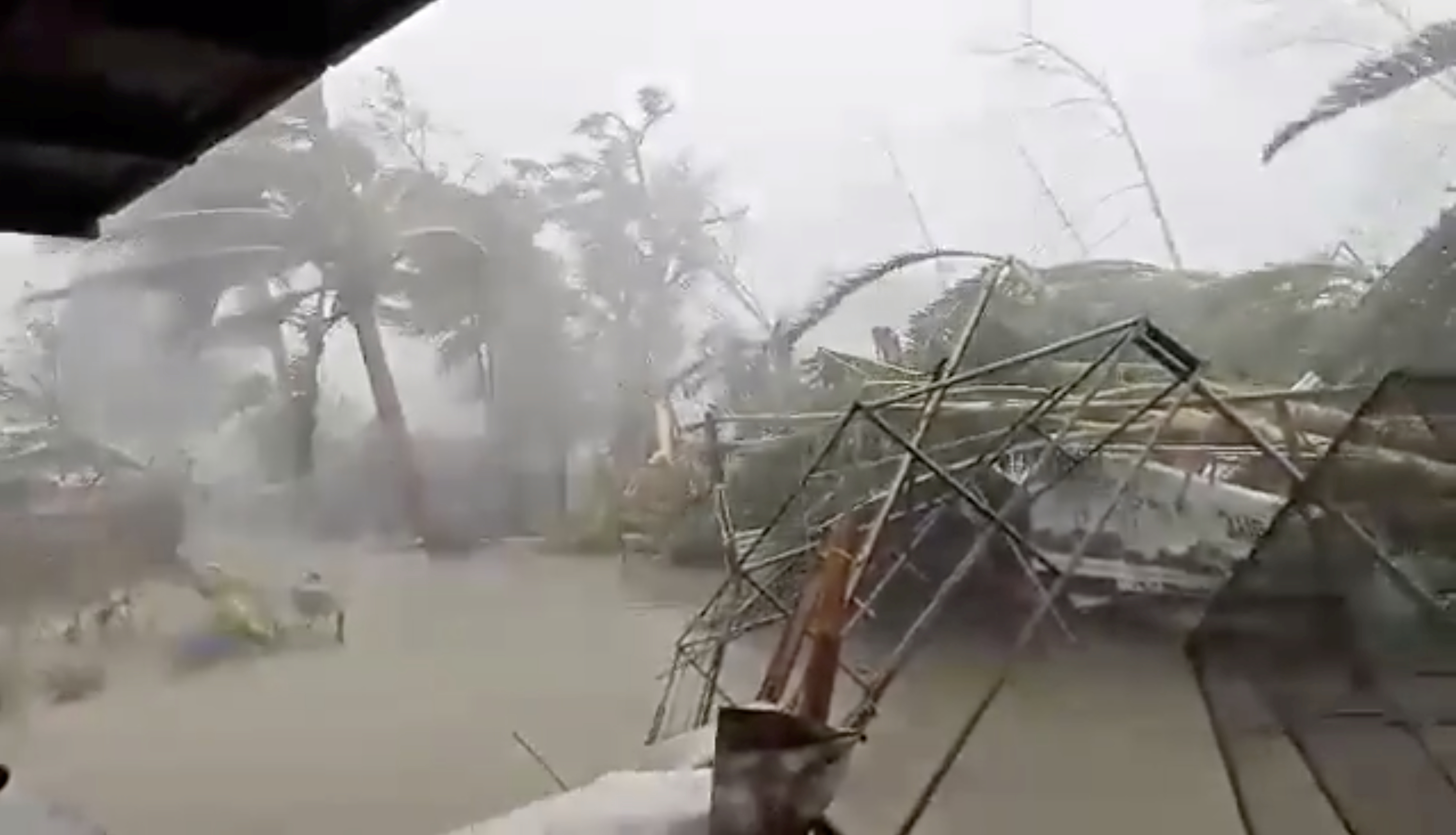 Φιλιππίνες: Αυξάνονται οι νεκροί από τον τυφώνα Καμούρι