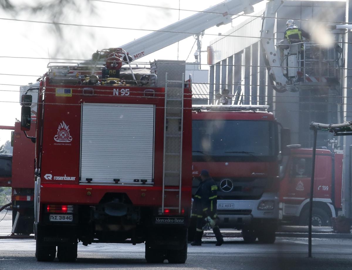 Φωτιά σε κατάστημα στη Λαχαναγορά του Ρέντη