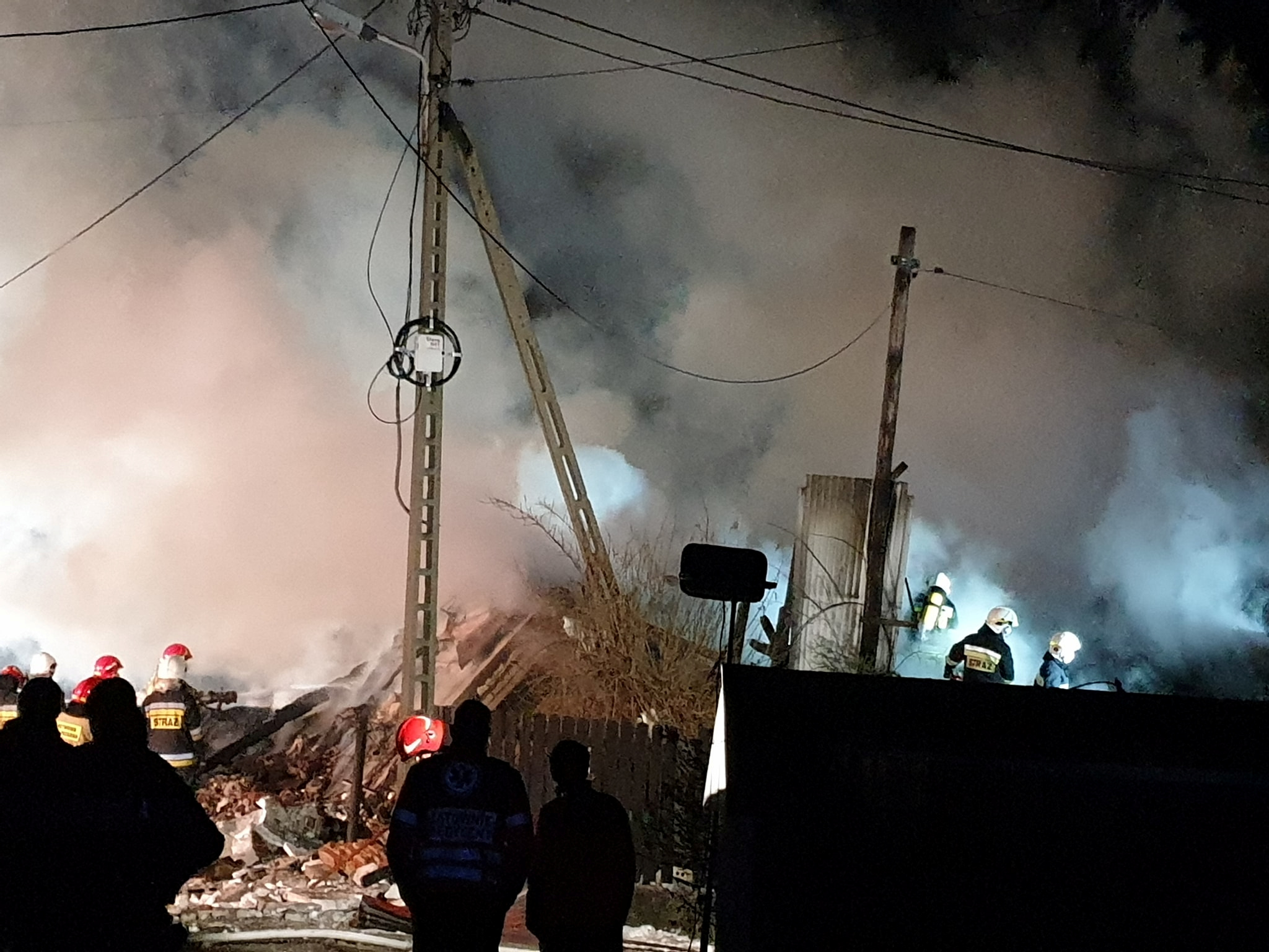 Πολωνία: Τέσσερις νεκροί από κατάρρευση σπιτιού [Pics]