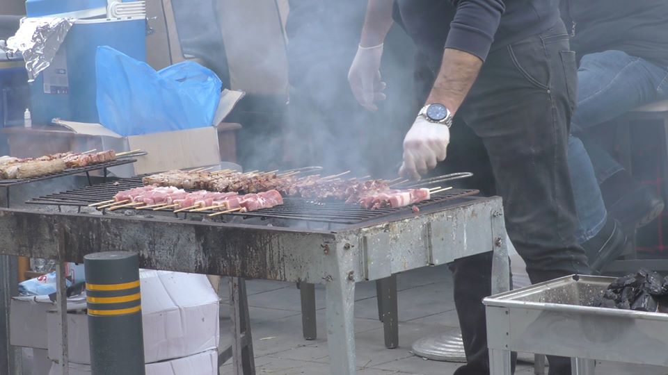 Θεσσαλονίκη: Πήραν… φωτιά οι ψησταριές!